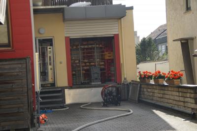 Defekte Oelleitung sorgt fuer Brand in einer Backstube in Ditzingen-Hirschlanden